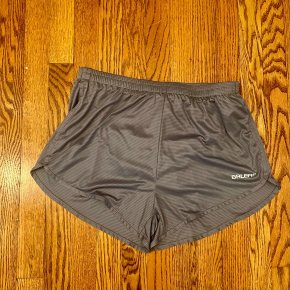 Men’s Size M Baleaf Short Charcoal Performance Running Shorts Mesh Liner - Picture 1 of 5